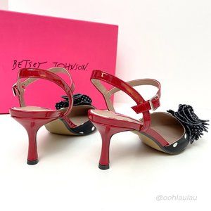 betsey johnson neena pump